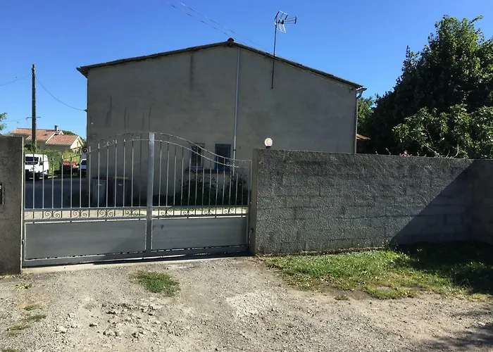 Gite Pompertuzat بيت للعطل *